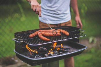 Mann am Grill, pixabay kostenlos